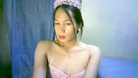Snapshot of urpinaylovelyjuliaxxx chatting on 01-31-25, 01:02 queen julia not into CHEAPGUY online show from 01-31-25, 01:02