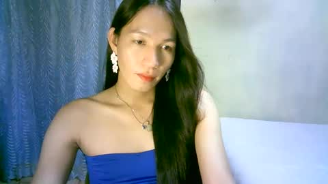 Snapshot of urpinaylovelyjuliaxxx chatting on 02-19-25, 12:44 queen julia not into CHEAPGUY online show from 02-19-25, 12:44