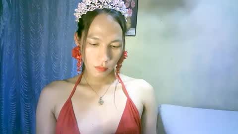 Snapshot of urpinaylovelyjuliaxxx chatting on 02-20-25, 12:25 queen julia not into CHEAPGUY online show from 02-20-25, 12:25