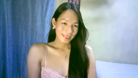 Snapshot of urpinaylovelyjuliaxxx chatting on 02-21-25, 12:17 queen julia not into CHEAPGUY online show from 02-21-25, 12:17