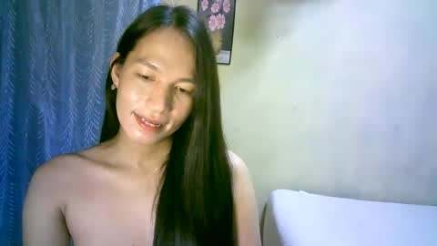 Snapshot of urpinaylovelyjuliaxxx chatting on 03-04-25, 02:53 queen julia not into CHEAPGUY online show from 03-04-25, 02:53