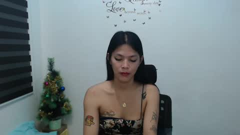 hi im kim online show from 12-11-24, 01:28