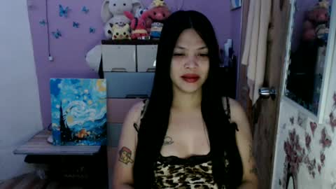 Snapshot of urpreciouspinayxxx chatting on 06-25-26, 11:15 hi im kim online show from 06-25-26, 11:15