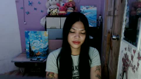 Snapshot of urpreciouspinayxxx chatting on 07-17-26, 05:18 hi im kim online show from 07-17-26, 05:18