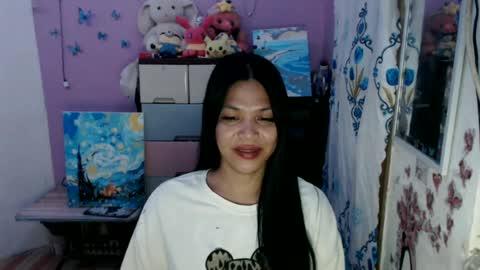 Snapshot of urpreciouspinayxxx chatting on 07-23-26, 12:35 hi im kim online show from 07-23-26, 12:35