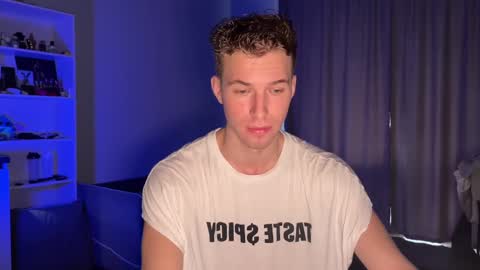 Snapshot of ursaotome chatting on 09-18-25, 09:44 ursaotome online show from 09-18-25, 09:44