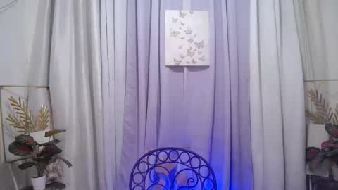 Snapshot of urseductive_llanaxx chatting on 11-04-25, 01:54 JUST CALL ME LLANA online show from 11-04-25, 01:54