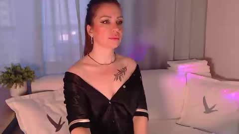 Snapshot of ursilvia1 chatting on 05-06-26, 05:25 Silvia online show from 05-06-26, 05:25