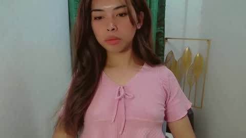 Snapshot of urslutty_jasmine chatting on 04-17-26, 06:11 jasmine online show from 04-17-26, 06:11
