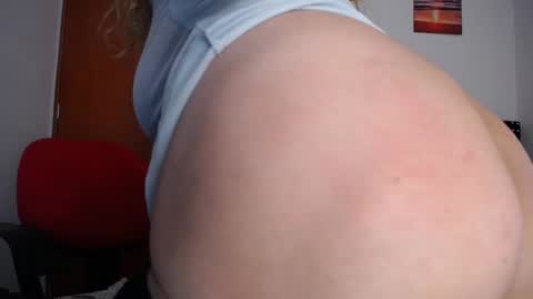 Snapshot of ursulawhite69 chatting on 03-08-25, 04:06 Eveling Blanco online show from 03-08-25, 04:06