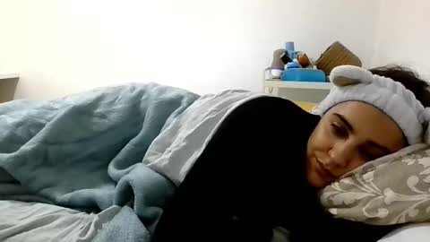 Snapshot of ursumi1 chatting on 11-03-25, 02:40 ursumi1 online show from 11-03-25, 02:40