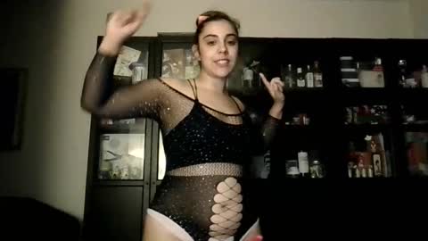 Snapshot of ursumi1 chatting on 11-05-25, 05:24 ursumi1 online show from 11-05-25, 05:24