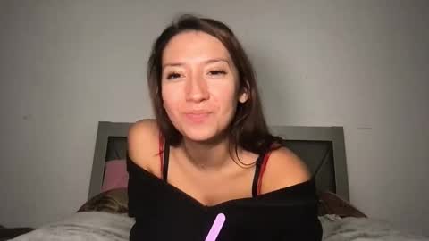 Snapshot of ursweetestlilly chatting on 10-11-25, 01:05 Lily online show from 10-11-25, 01:05