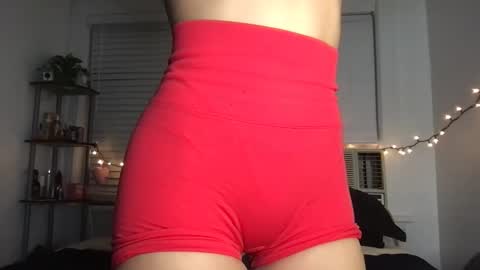 Snapshot of ursweetestlilly chatting on 11-07-25, 01:49 Lily online show from 11-07-25, 01:49