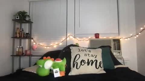 Snapshot of ursweetestlilly chatting on 11-12-25, 01:39 Lily online show from 11-12-25, 01:39