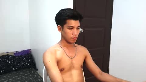Snapshot of ursweetie_boy chatting on 03-25-26, 10:21 ursweetie_boy online show from 03-25-26, 10:21