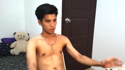 Snapshot of ursweetie_boy chatting on 03-27-26, 12:49 ursweetie_boy online show from 03-27-26, 12:49