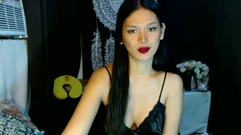 Snapshot of urthai_hotfilipinax chatting on 01-14-25, 03:43 angel online show from 01-14-25, 03:43