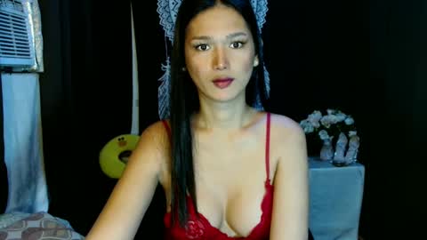 Snapshot of urthai_hotfilipinax chatting on 02-19-25, 08:12 angel online show from 02-19-25, 08:12