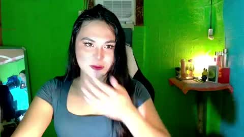 Snapshot of urunexpensivecamilla chatting on 04-04-26, 05:43 YOURGIRLCAMILLA online show from 04-04-26, 05:43