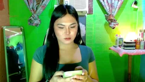 Snapshot of urunexpensivecamilla chatting on 04-10-26, 10:14 YOURGIRLCAMILLA online show from 04-10-26, 10:14
