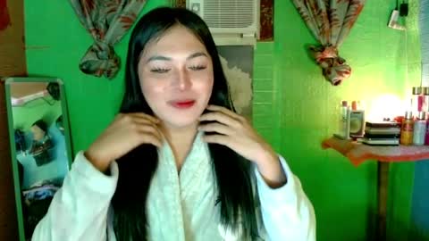 Snapshot of urunexpensivecamilla chatting on 04-11-26, 04:55 YOURGIRLCAMILLA online show from 04-11-26, 04:55