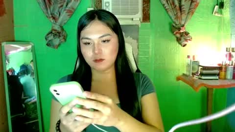 Snapshot of urunexpensivecamilla chatting on 04-12-26, 05:51 YOURGIRLCAMILLA online show from 04-12-26, 05:51