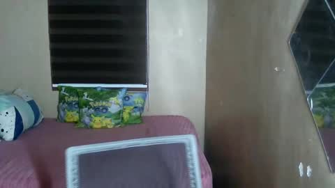 Snapshot of urwifematerial69_ chatting on 05-26-26, 12:12 Bella Miles Olivia online show from 05-26-26, 12:12