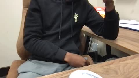 Snapshot of urwivesaffair chatting on 09-09-25, 04:28 Urwivesaffair online show from 09-09-25, 04:28