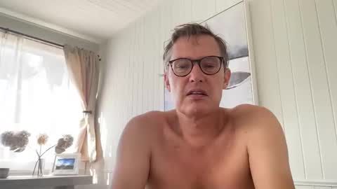 Snapshot of usablemale chatting on 12-30-24, 09:08 P online show from 12-30-24, 09:08