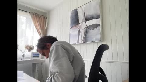 Snapshot of usablemale chatting on 03-04-25, 08:05 P online show from 03-04-25, 08:05