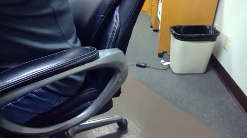 useemie online show from 11-25-25, 08:20