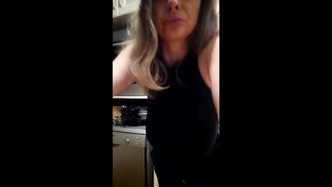 Snapshot of usernameisnottaken22 chatting on 05-13-26, 05:32 mia online show from 05-13-26, 05:32