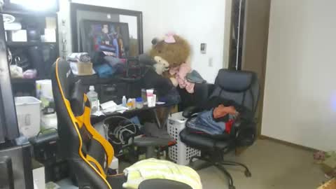 Eric online show from 05-17-26, 01:18