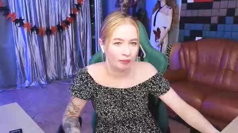 Leila online show from 11-16-25, 10:26