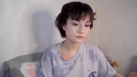 Snapshot of uwujudyosas chatting on 02-25-26, 08:46 Judy online show from 02-25-26, 08:46