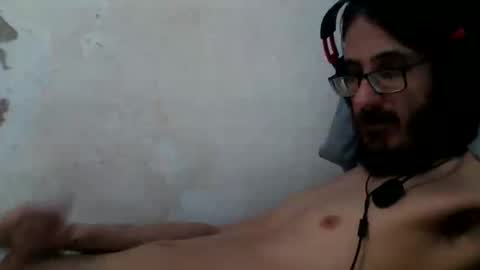 Snapshot of v1n1c1us chatting on 12-14-25, 01:00 Vinicius online show from 12-14-25, 01:00