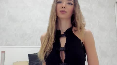 Mia online show from 10-27-25, 08:51