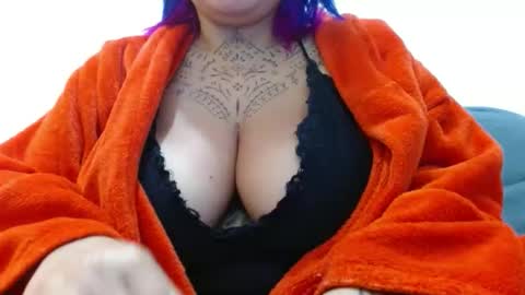 Vah Oliver online show from 11-30-25, 03:16