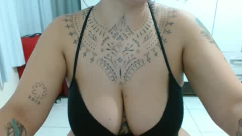 Snapshot of vaholiver chatting on 03-21-26, 09:40 Vah Oliver online show from 03-21-26, 09:40