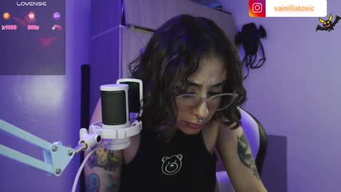 Vainilla Independent model online show from 10-04-25, 12:30