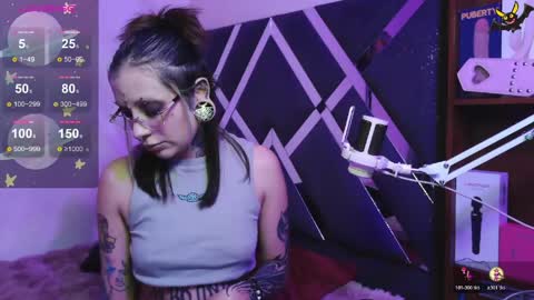 Snapshot of vainilla_l chatting on 04-21-26, 01:42 Vainilla Independent model online show from 04-21-26, 01:42