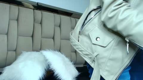 V A I O L E T T  S M I T H online show from 01-10-26, 04:20