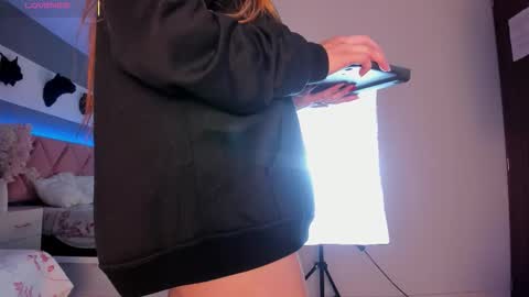 val_oconner online show from 10-30-25, 03:08