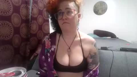 valarieak online show from 11-05-25, 04:34