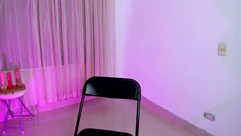 Snapshot of vale_kross chatting on 02-13-26, 04:36 HI IM NEW online show from 02-13-26, 04:36