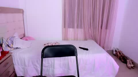 HI IM NEW online show from 06-25-26, 06:23