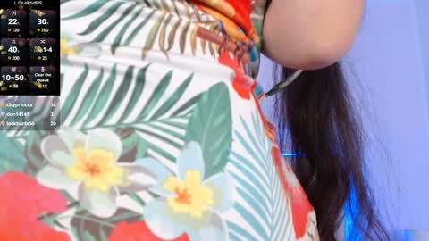 Snapshot of valeery_gomez chatting on 01-25-25, 01:10 Tifanny online show from 01-25-25, 01:10