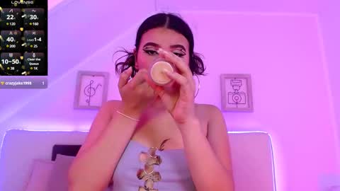 Snapshot of valeery_gomez chatting on 02-26-25, 07:49 Tifanny online show from 02-26-25, 07:49