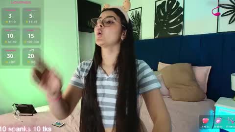 Snapshot of valeery_gomez chatting on 09-18-25, 07:38 Tifanny online show from 09-18-25, 07:38